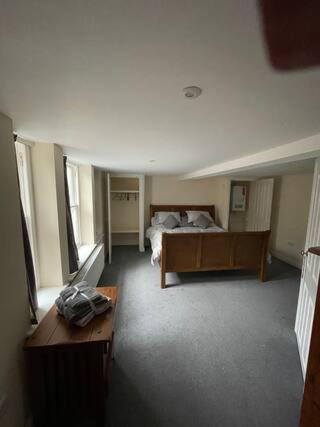 1 Hatton House 2 Bedroom 2 Bathroom Spacious Basement Flat Newark-on-Trent  Экстерьер фото